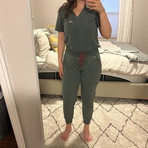 Figs Bonsai Scrub Set - S top, M petite bottom